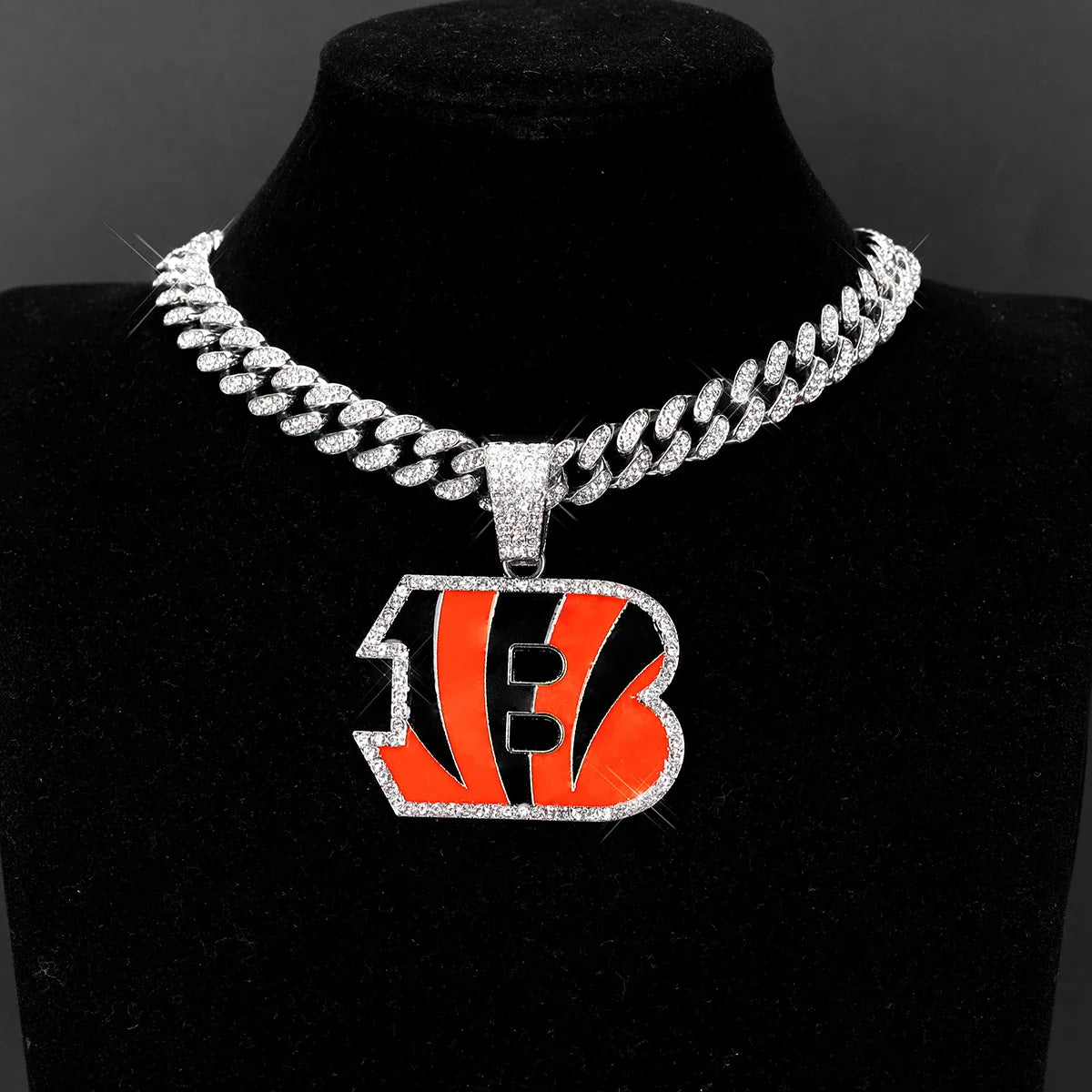 Sports Customized LOGO Pendant Necklace with Iced Out Cuban Chains for Football Fans Birthday Gifts