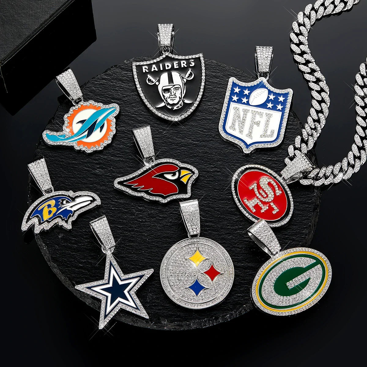 Sports Customized LOGO Pendant Necklace with Iced Out Cuban Chains for Football Fans Birthday Gifts