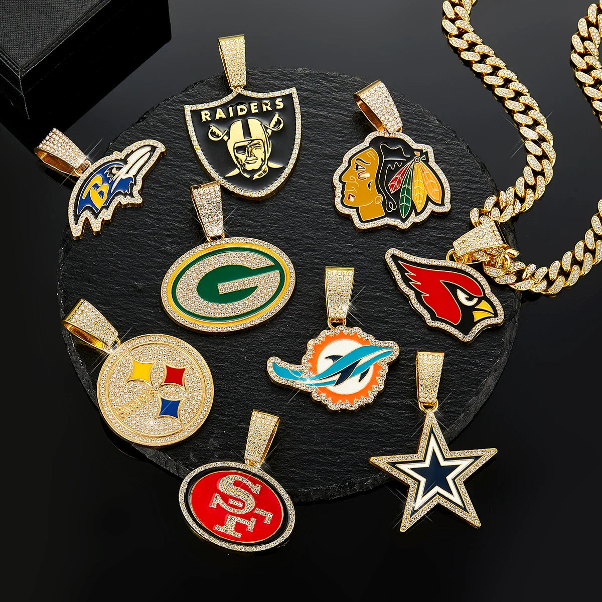 Sports Customized LOGO Pendant Necklace with Iced Out Cuban Chains for Football Fans Birthday Gifts