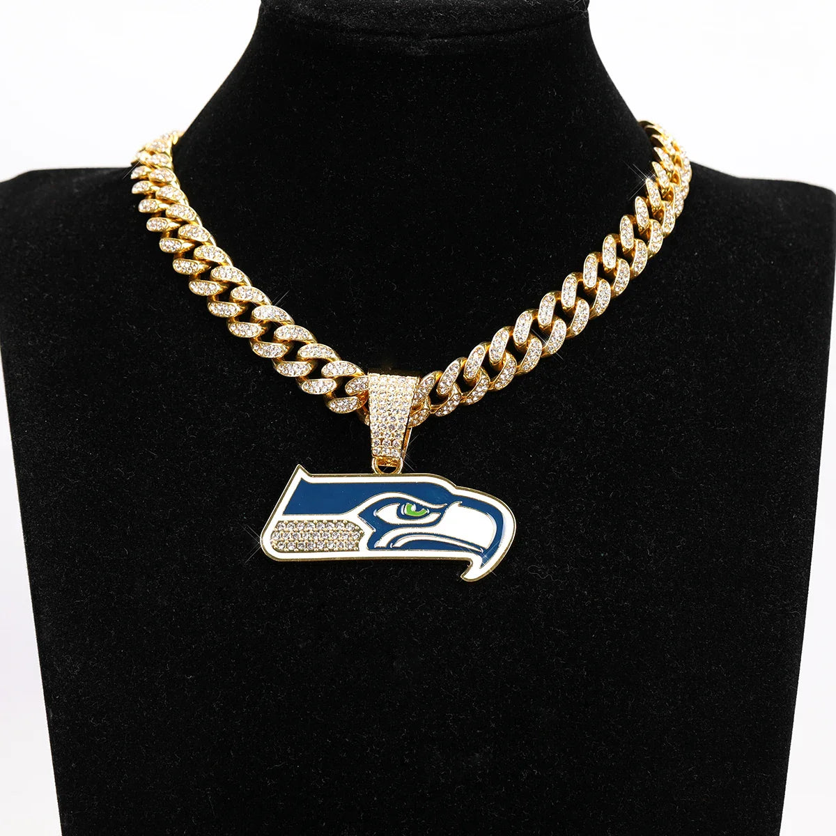 Sports Customized LOGO Pendant Necklace with Iced Out Cuban Chains for Football Fans Birthday Gifts