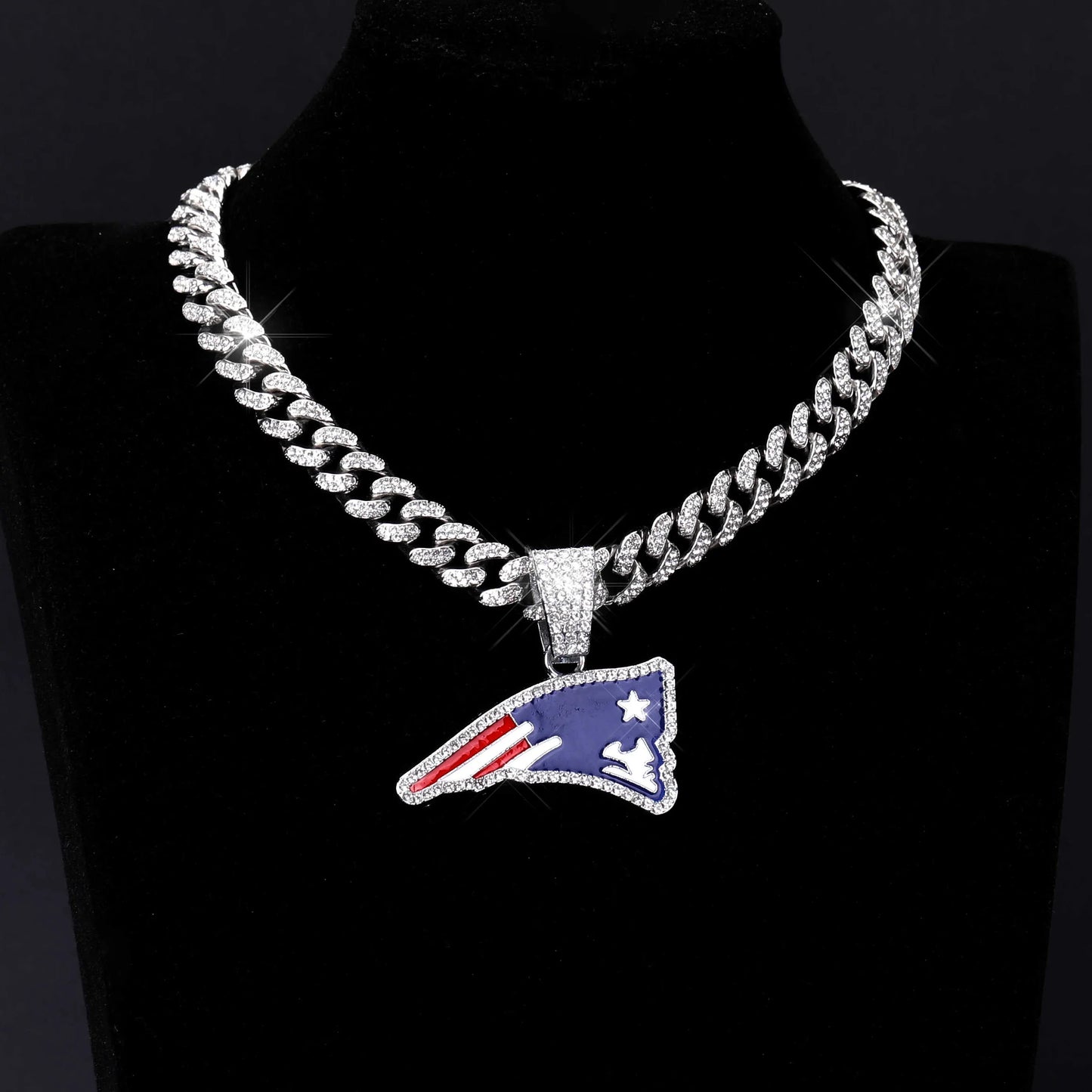 Sports Customized LOGO Pendant Necklace with Iced Out Cuban Chains for Football Fans Birthday Gifts
