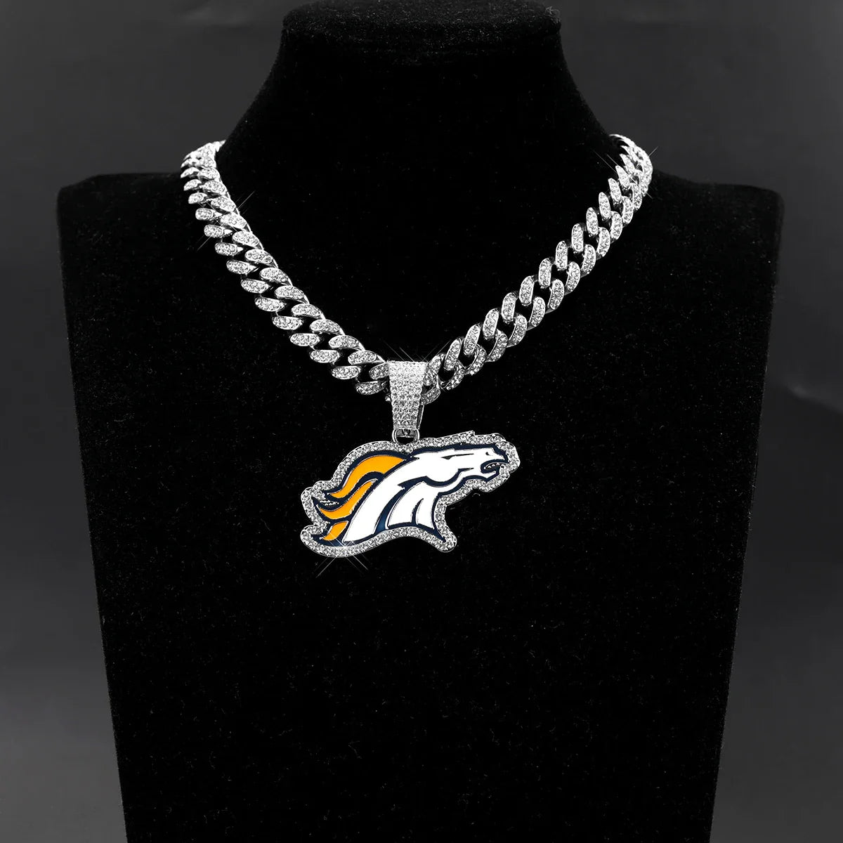 Sports Customized LOGO Pendant Necklace with Iced Out Cuban Chains for Football Fans Birthday Gifts